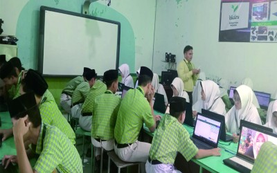 Pesantren Kulni Berinovasi: Ujian Pakai Komputer, Transaksi Cashless, Orang Tua Bisa Pantau Real-Time!